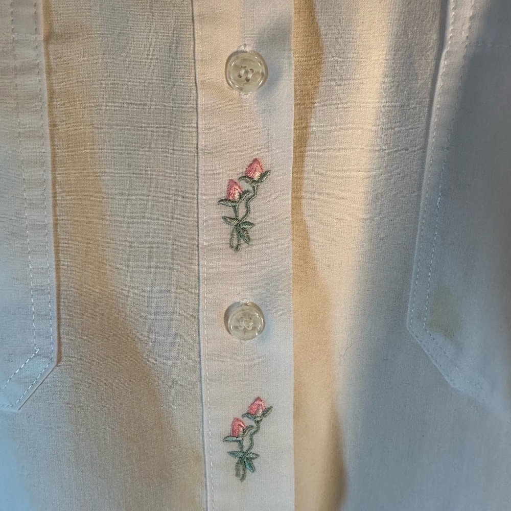 Separate Issue White 35% Cotton 55% Polyester Size L has Pink Flowers down front